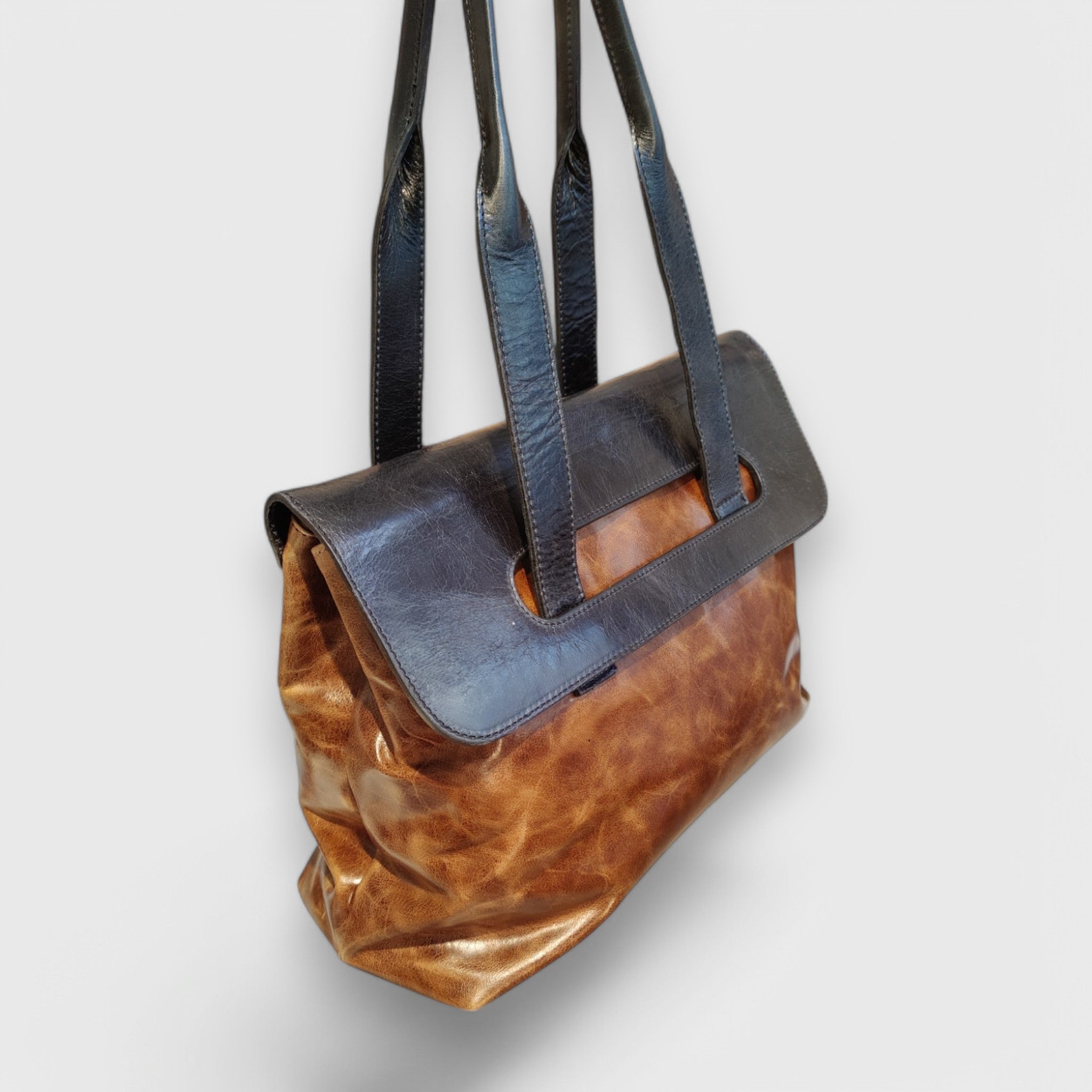 Pelletteria Pelle Nuda Milano, Artigianato italiano, vera pelle, Negozio borse donna
