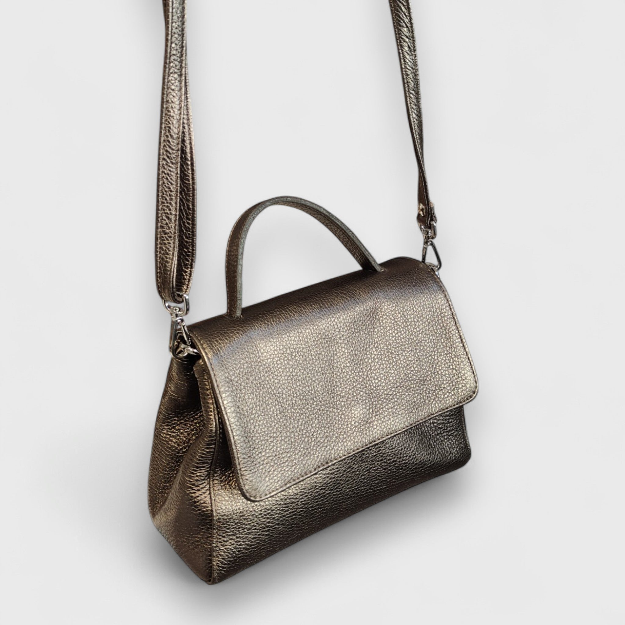 Pelletteria Pelle Nuda Milano, Artigianato Italiano, vera pelle, Negozio Borse donna, Amor bronzo