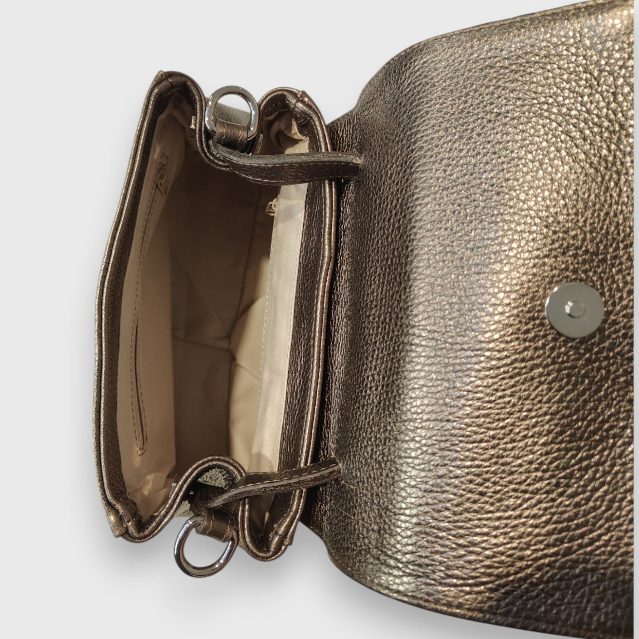 Pelletteria Pelle Nuda Milano, Artigianato Italiano, vera pelle, Negozio Borse donna, Amor bronzo