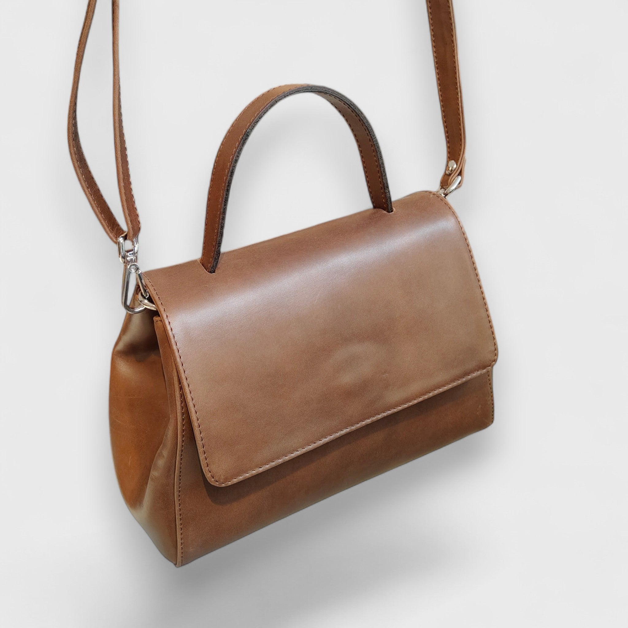 Pelletteria Pelle Nuda Milano, Artigianato Italiano, Vera pelle, Negozio borse donna, Amor marrone