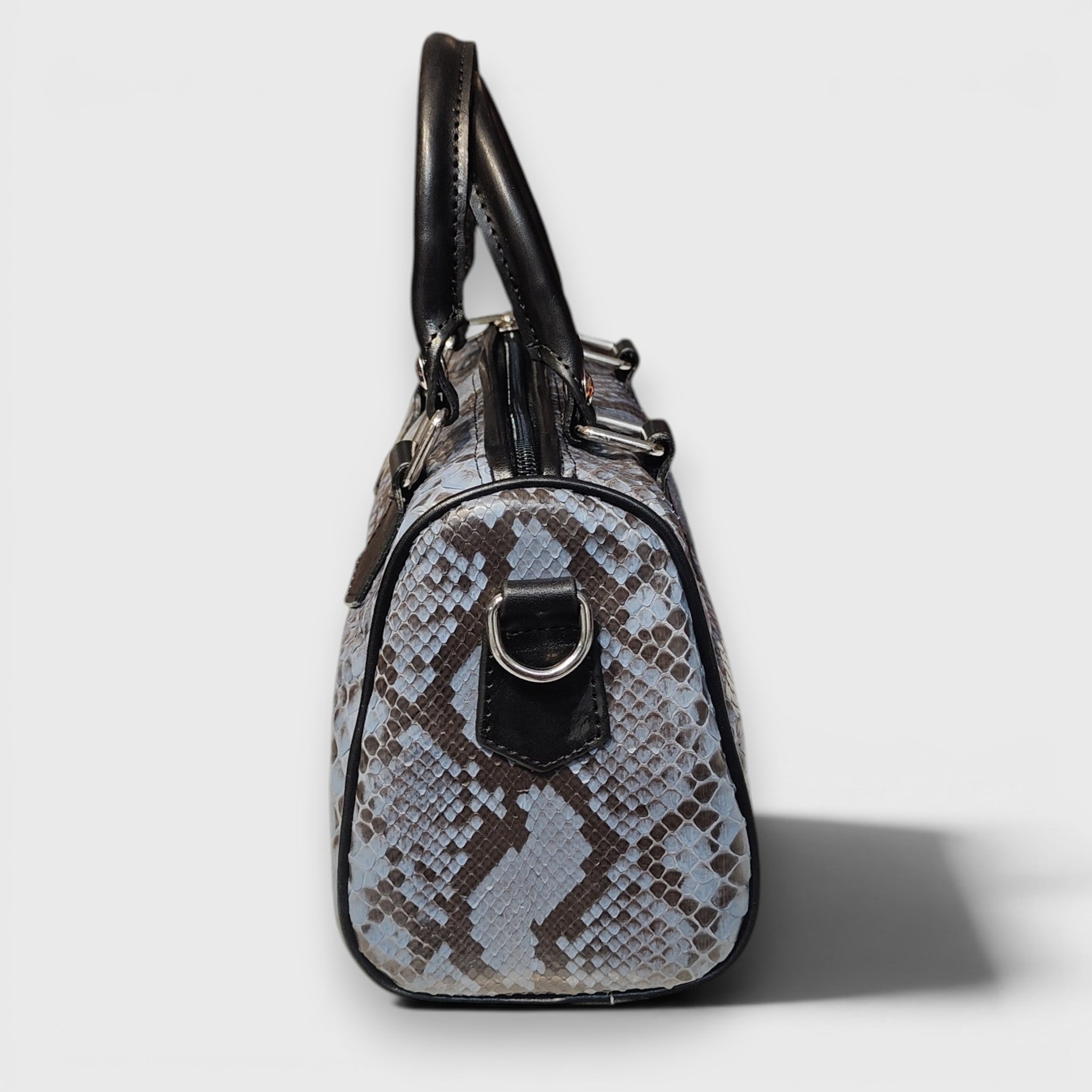 Pelletteria Pelle Nuda Milano, Vera pelle italiana, Negozio borse donna, Bauletto mini pitone blu