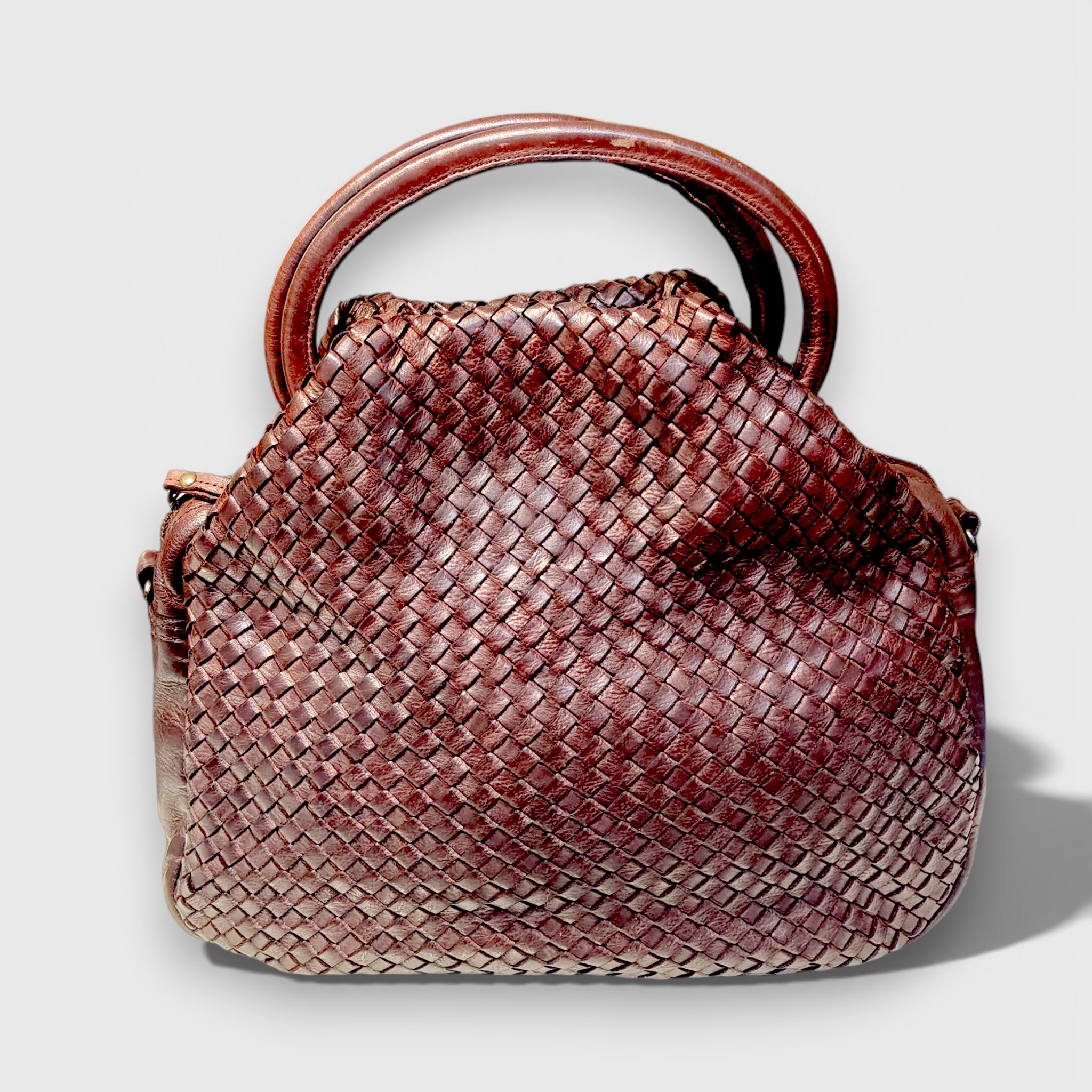 Pelletteria Pelle Nuda Milano, Artigianato italiano, Vera pelle, Negozio borse donna, Frida intrecciata