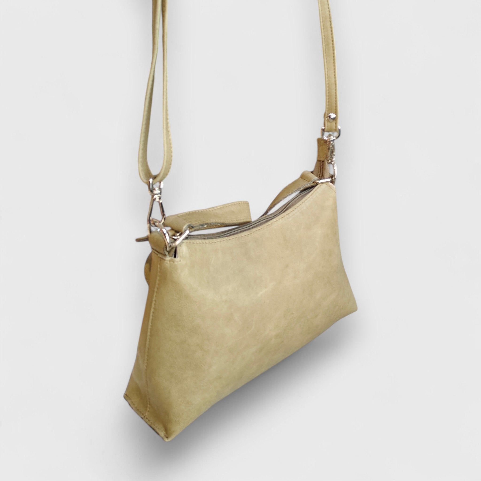 Pelletteria Pelle Nuda Milano, Vera pelle italiana, Negozio borse donna, Isotta verde