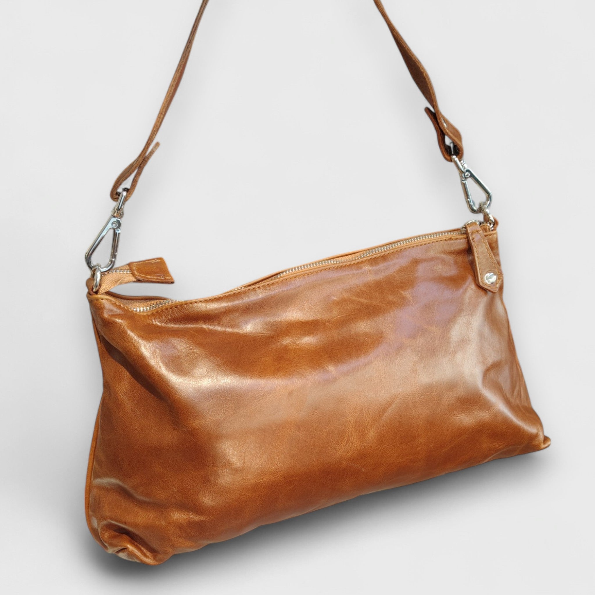Pelletteria Pelle Nuda Milano, Artigianato Italiano, Vera Pelle, Negozio borse donna, Lorenza marrone chiaro