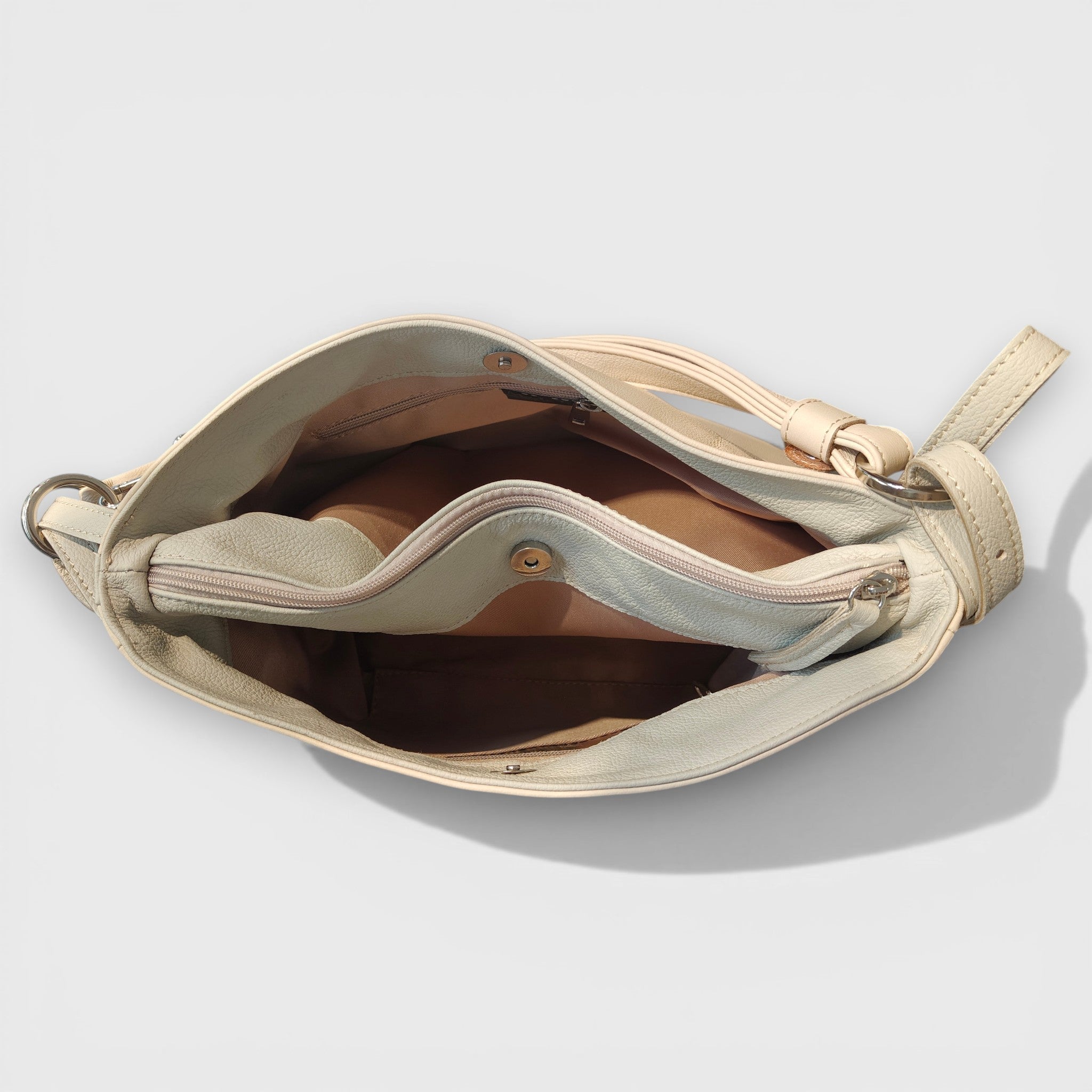 Pelletteria Pelle Nuda Milano, Artigianato Italiano, Vera pelle, Negozio borse donna, Monica bianca grigio