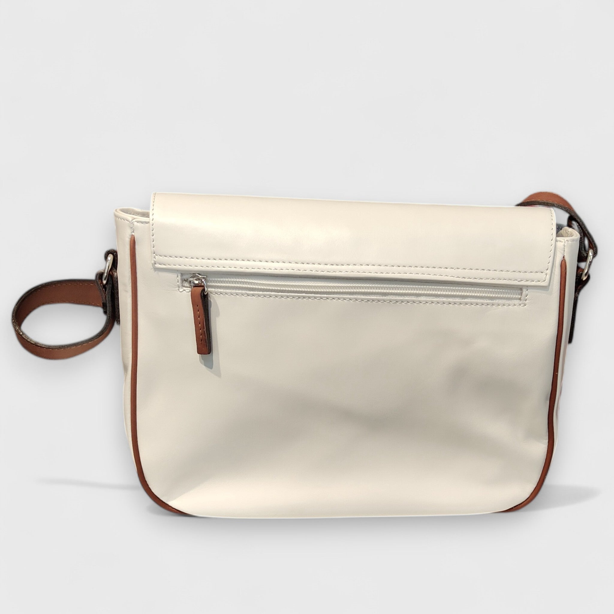 Pelletteria Pelle Nuda Milano, Artigianato Italiano, Vera pelle, Negozio borse donna, Tolfa Grande bianco