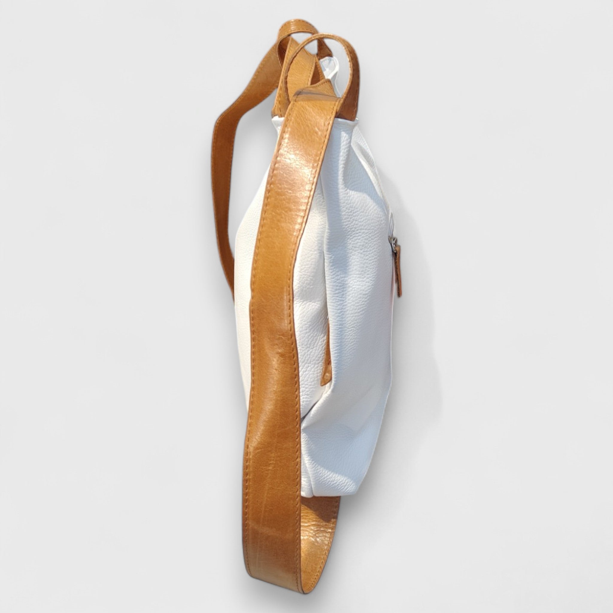 Pelletteria Pelle Nuda Milano, Artigianato Italiano, Vera Pelle, Negozio borse donna, Zaino Roma bianco