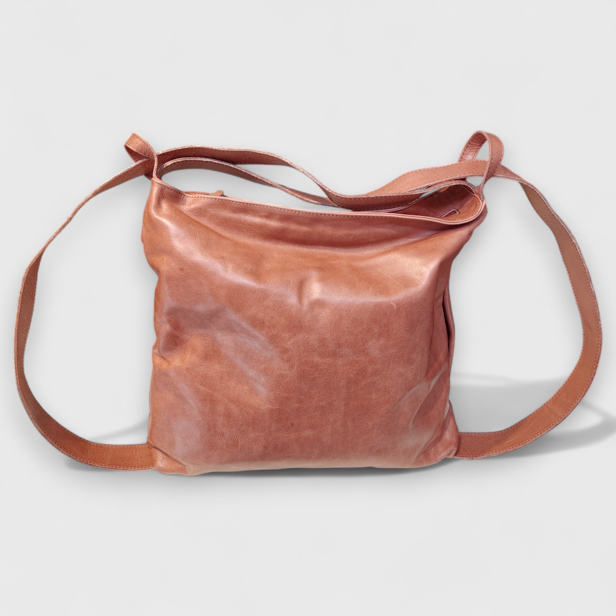 Pelletteria Pelle Nuda Milano, Artigianato Italiano, Vera pelle, Negozio Borse donna, Zaino Roma marrone rosato