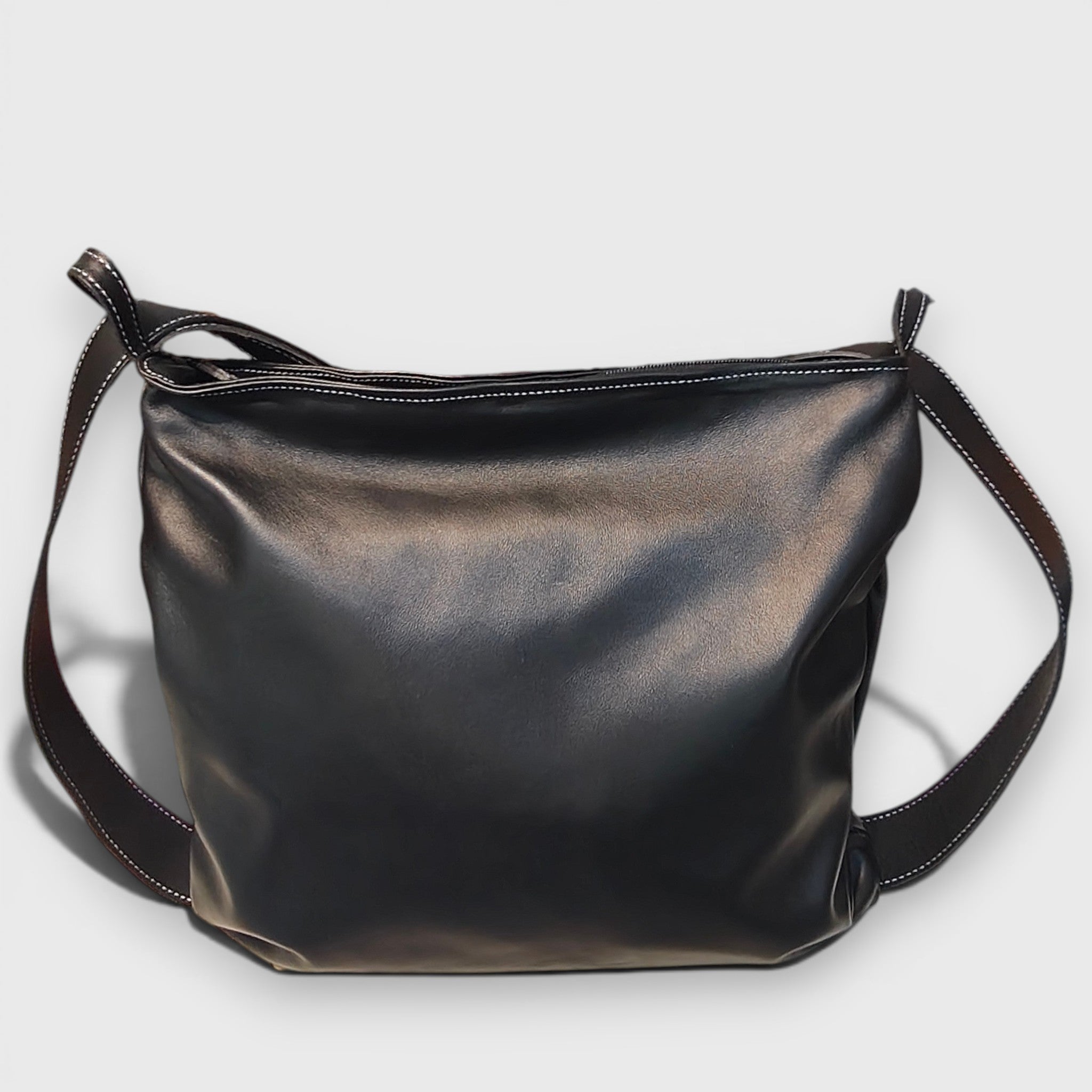 Pelletteria Pelle Nuda Milano, Vera pelle italiana, Negozio borse donna, Zaino Roma nero