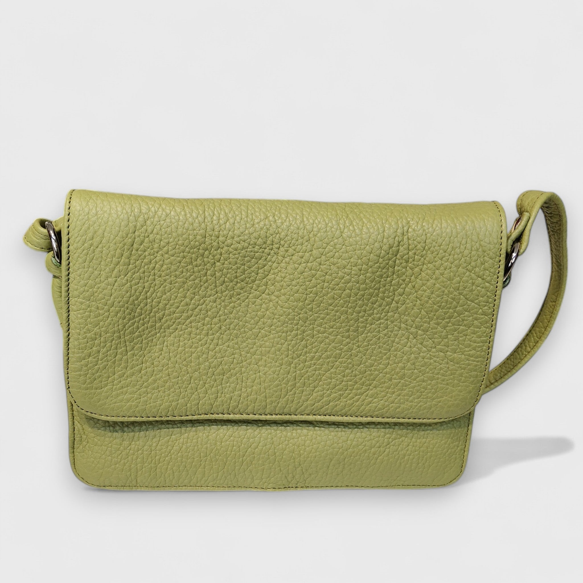 Pelletteria Pelle Nuda Milano, Artigianato Italiano, Vera pelle, Negozio borse donna, Big tre soffietti verde