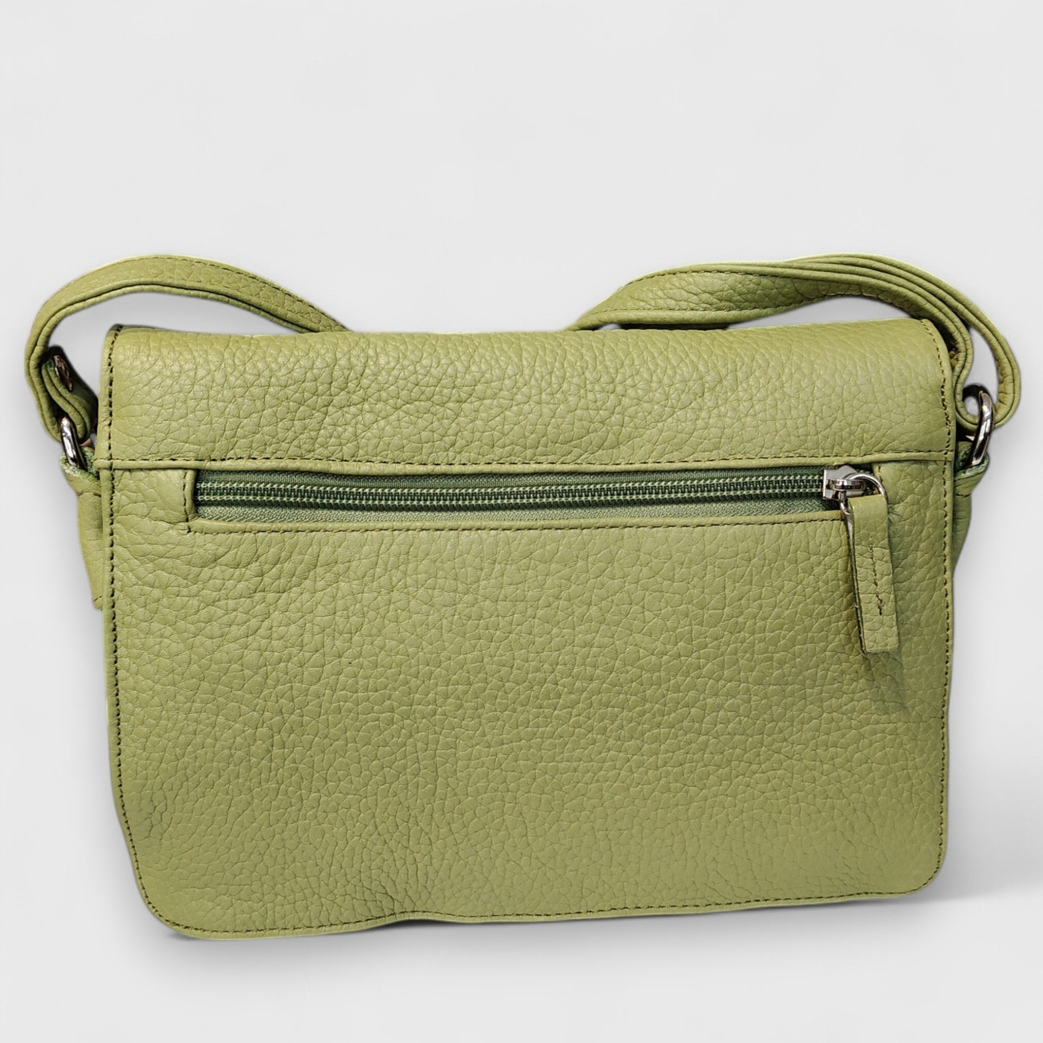 Pelletteria Pelle Nuda Milano, Artigianato Italiano, Vera pelle, Negozio borse donna, Big tre soffietti verde