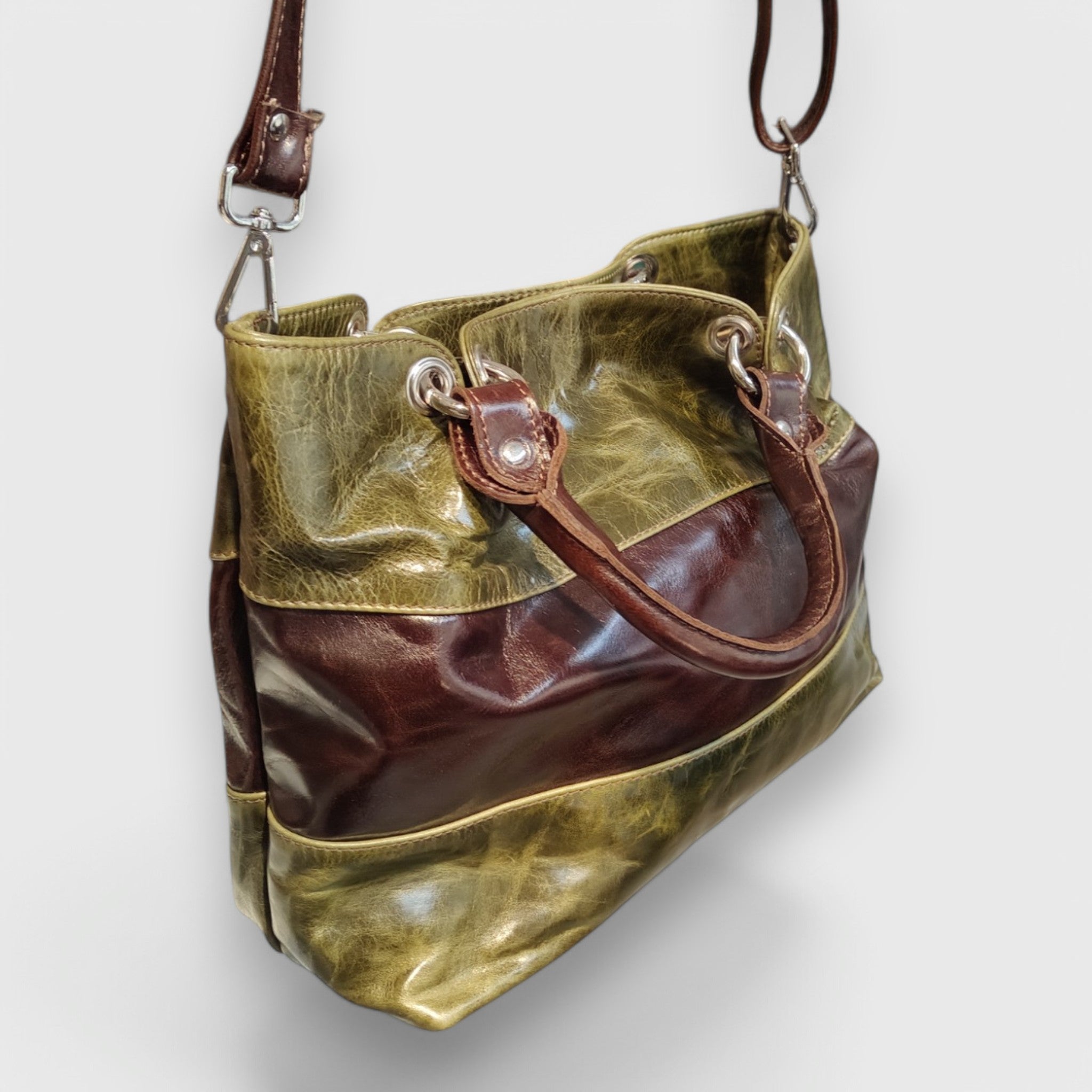 Pelletteria Pelle Nuda Milano, Artigianato Italiano, vera pelle, Negozio borse donna, 3 fasce verde