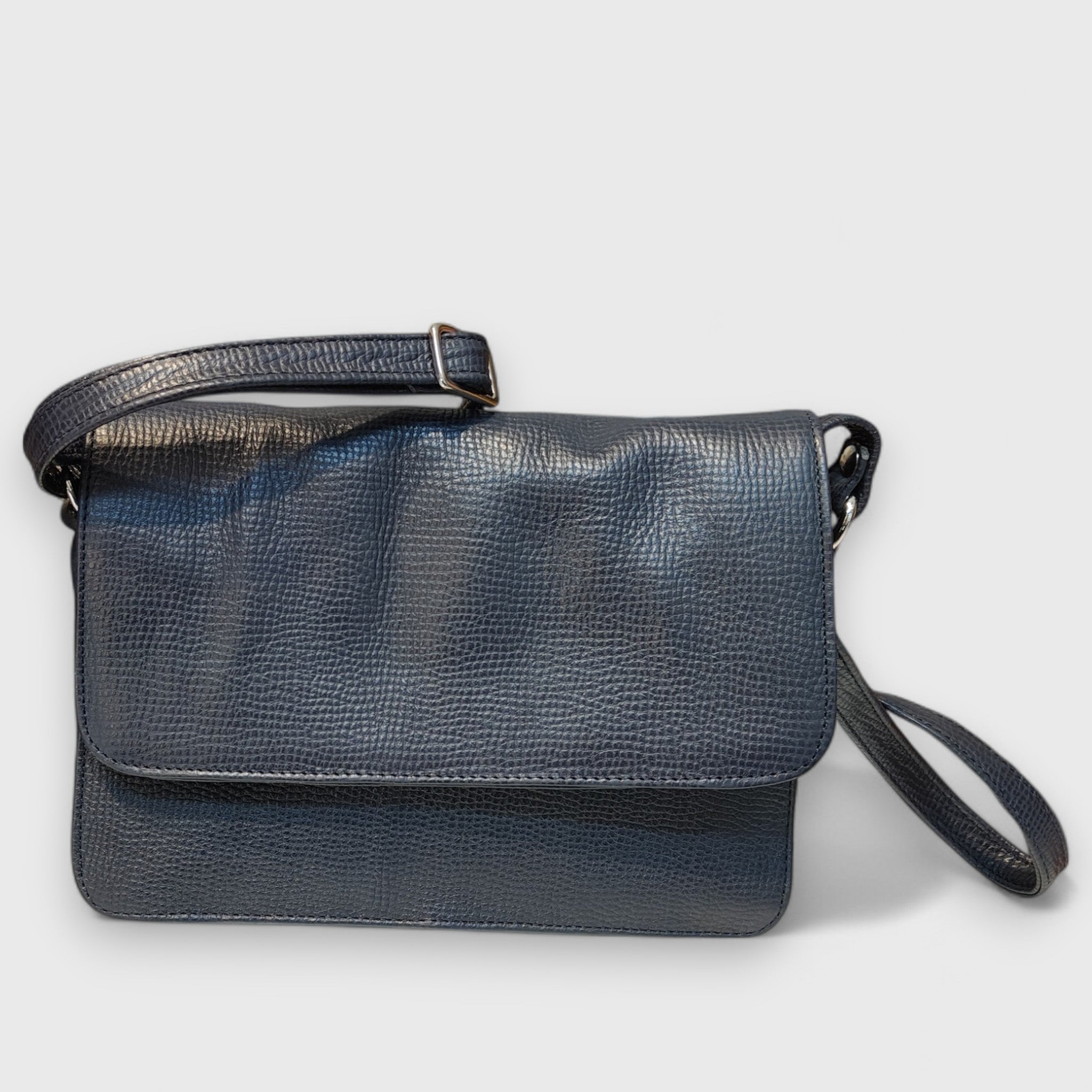 Pelletteria Pelle Nuda Milano, Artigianato Italiano, Vera Pelle, Negozio borse donna, Big tre soffietti blu