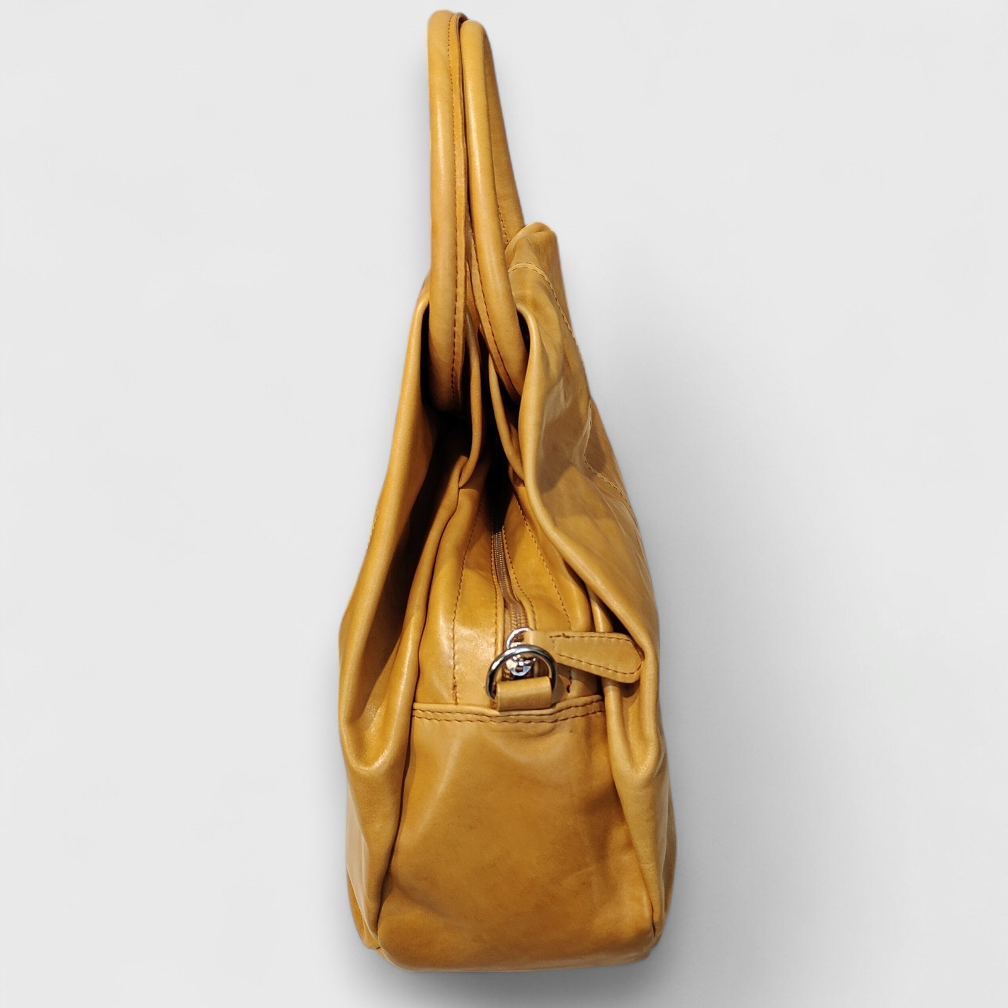 Pelletteria Pelle Nuda Milano, Artigianato Italiano, Vera pelle, Negozio borse donna,  Frida giallo