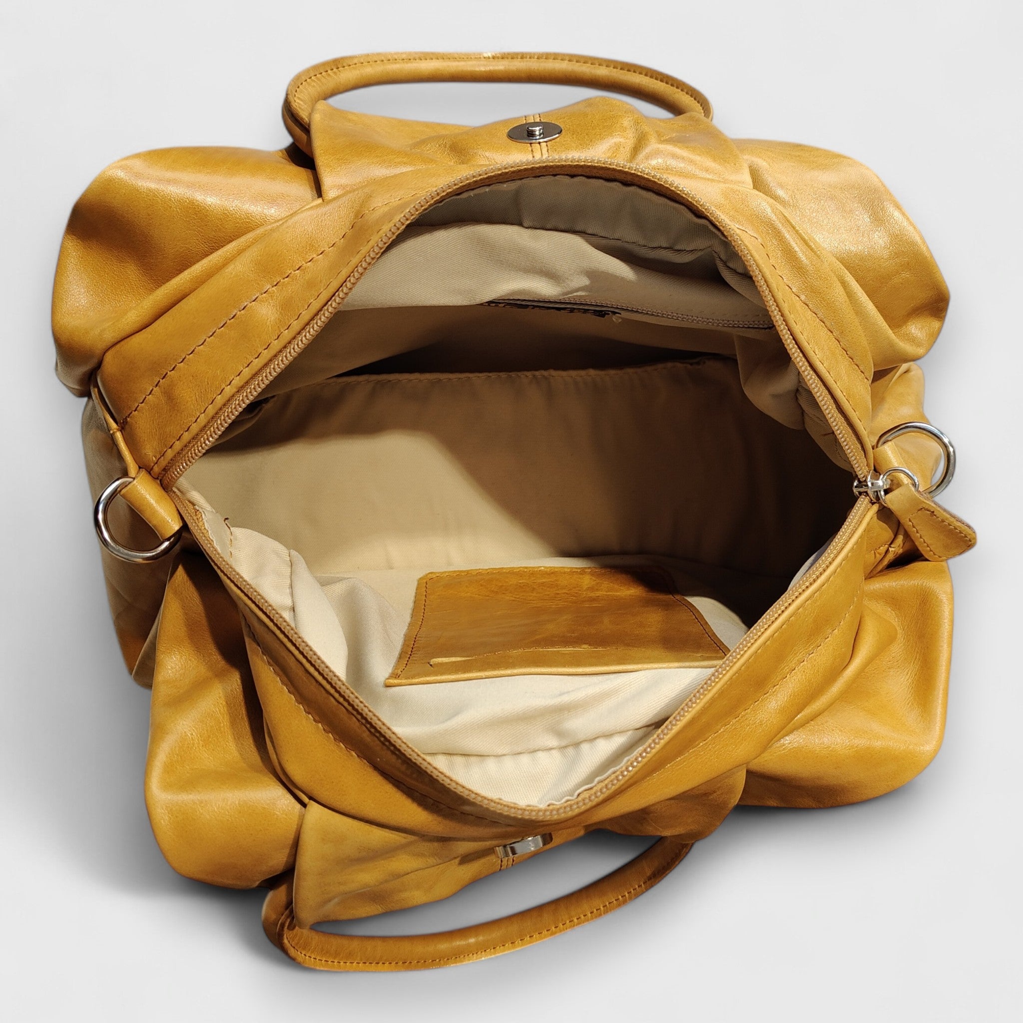 Pelletteria Pelle Nuda Milano, Artigianato Italiano, Vera pelle, Negozio borse donna,  Frida giallo