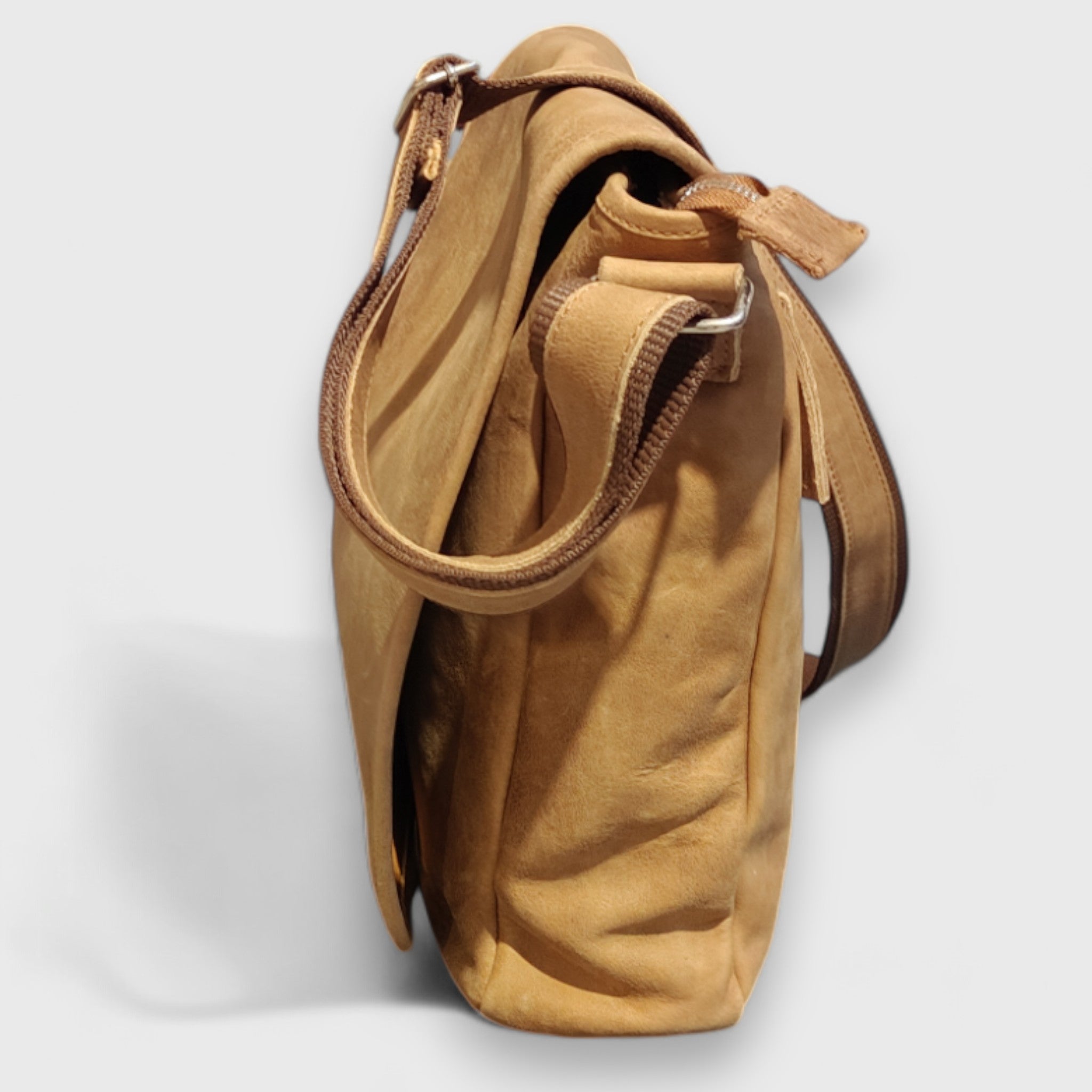 Pelletteria Pelle Nuda Milano, Artigianato italiano, vera pelle, borsa uomo, Gigante marrone