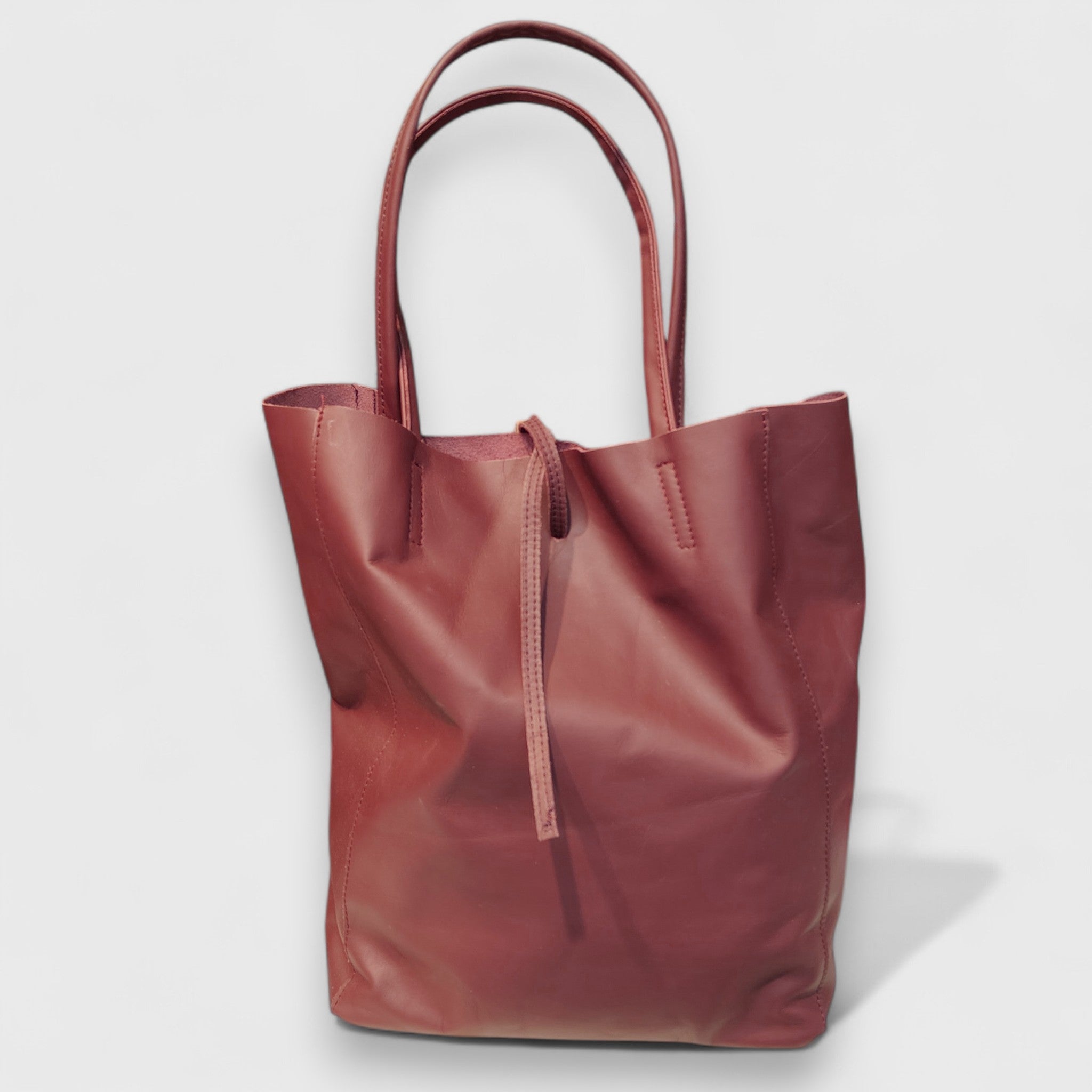Pelletteria Pelle Nuda Milano, Artigianato Italiano, Vera pelle, Negozio borse donna, Giulia bordeaux