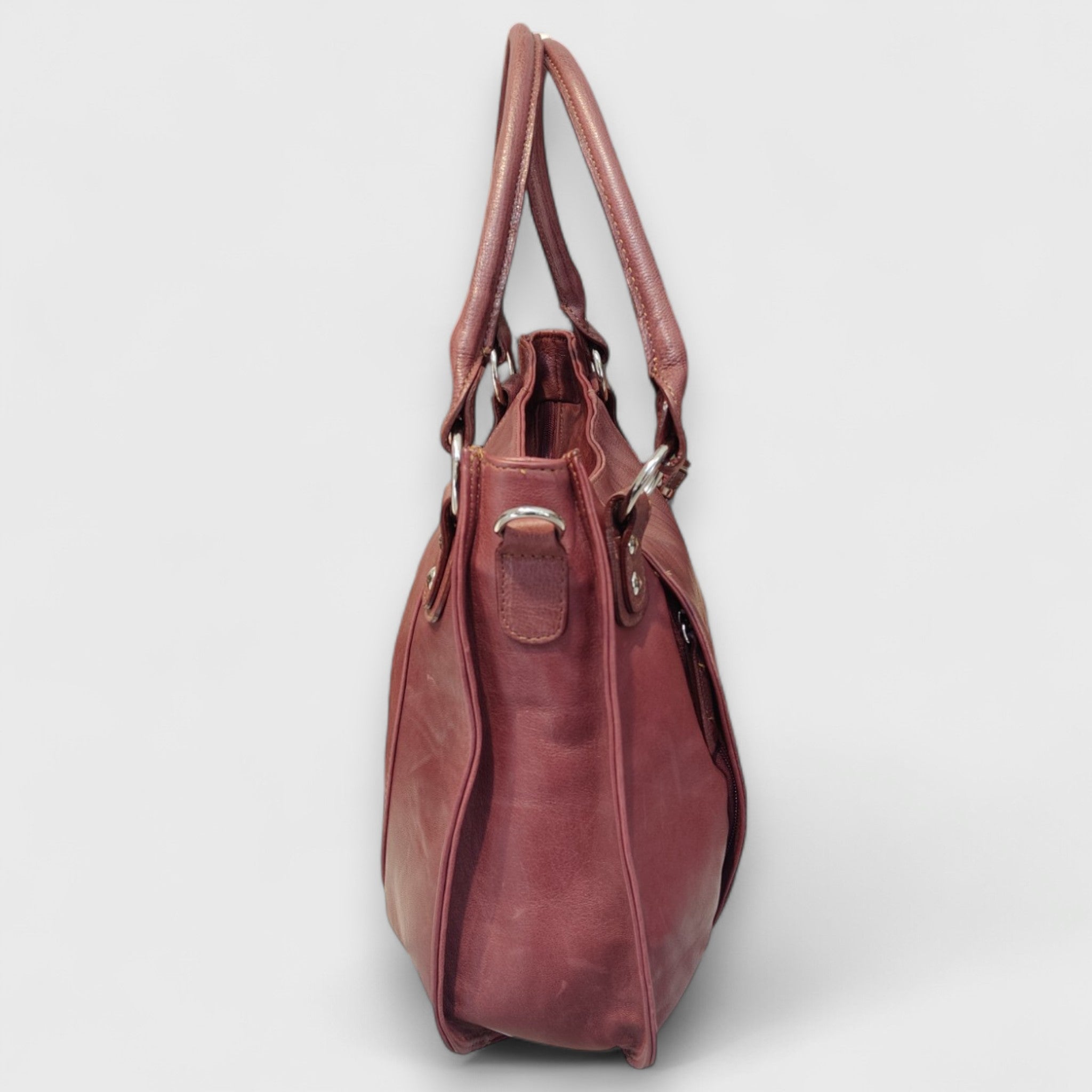 Pelletteria Pelle Nuda Milano, Artigianato Italiano, Vera pelle, Negozio borse donna, Lavinia vinaccia