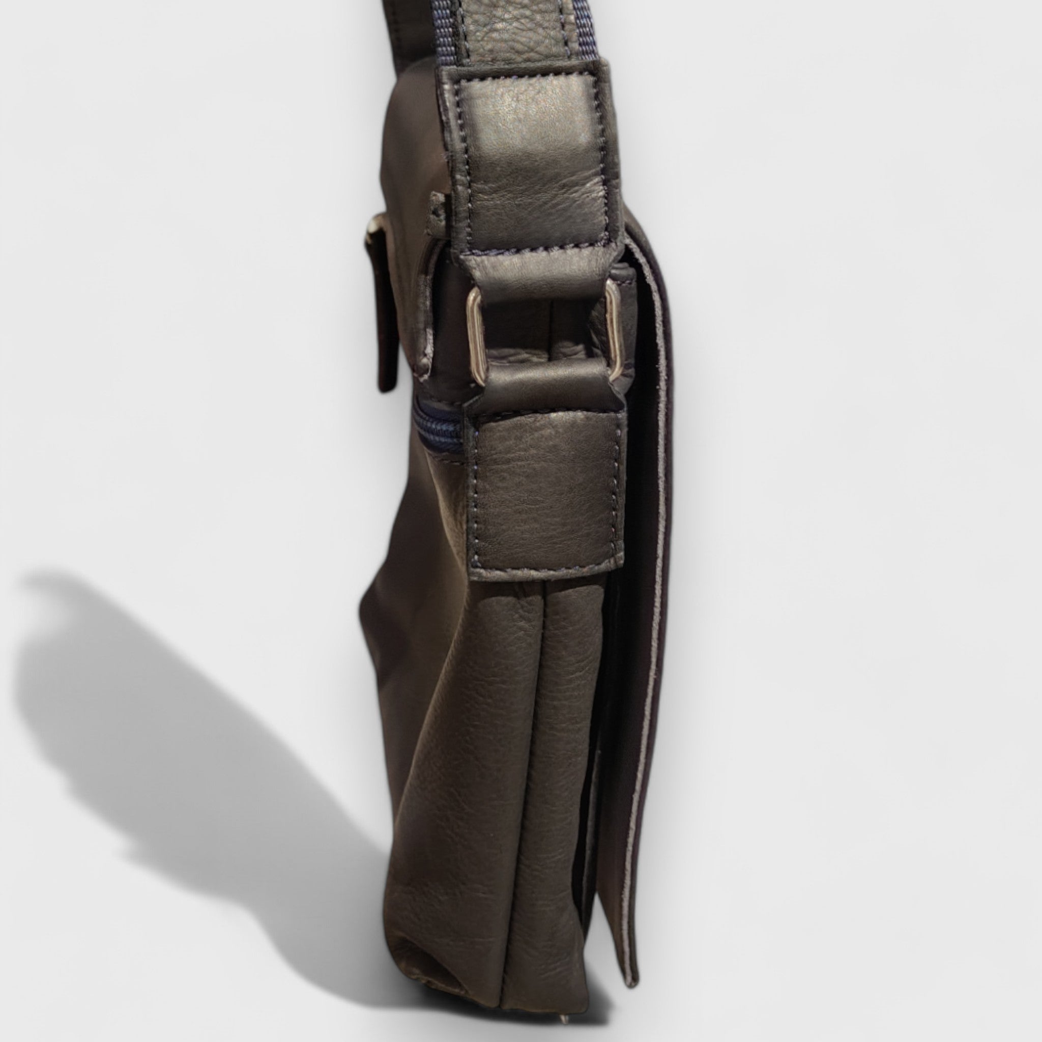 Pelletteria Pelle Nuda Milano, Artigianato Italiano, vera pelle, borsa uomo, Palermo blu