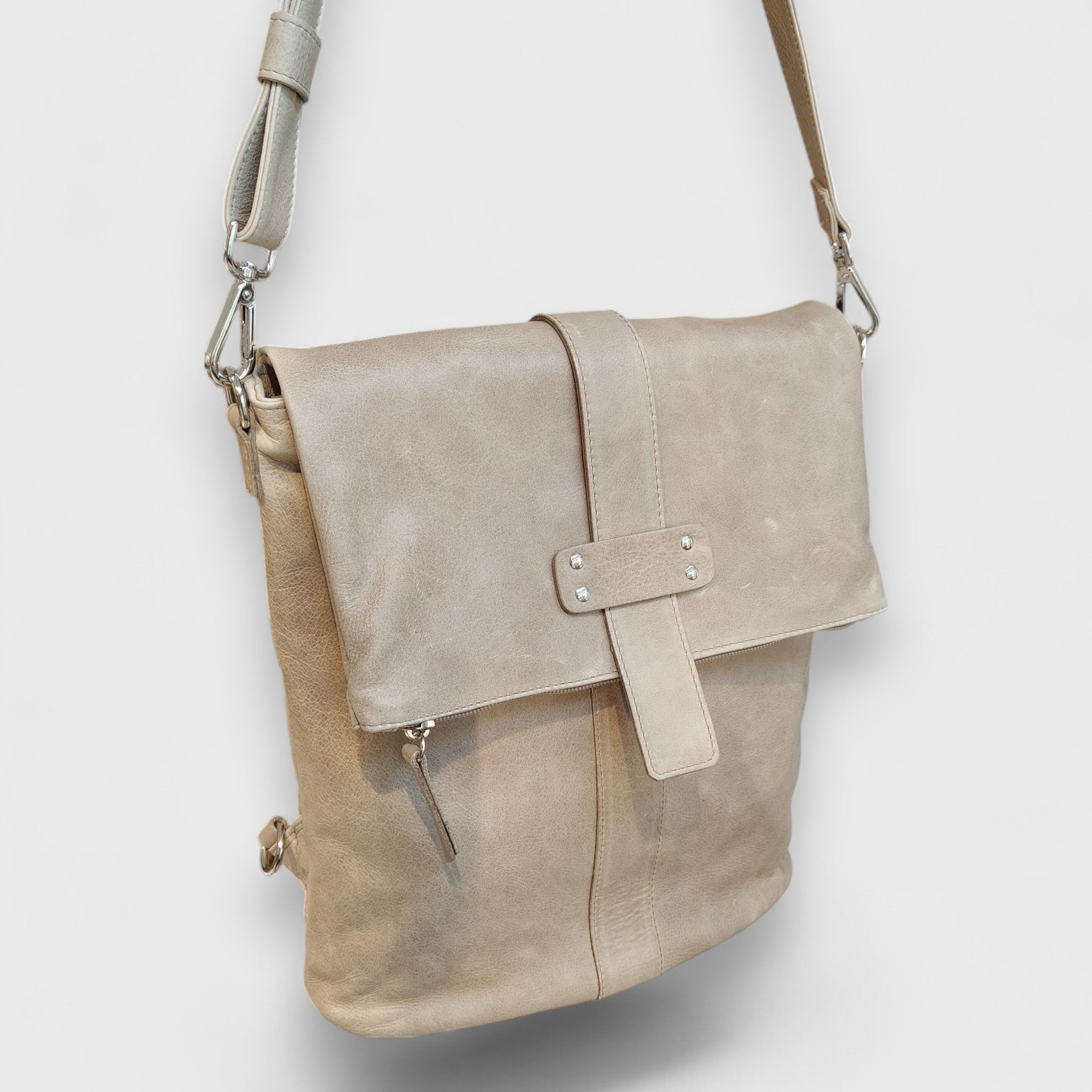 Pelletteria Pelle Nuda Milano, Artigianato Italiano, Vera pelle, Negozio borse donna, Zaino Domino grigio