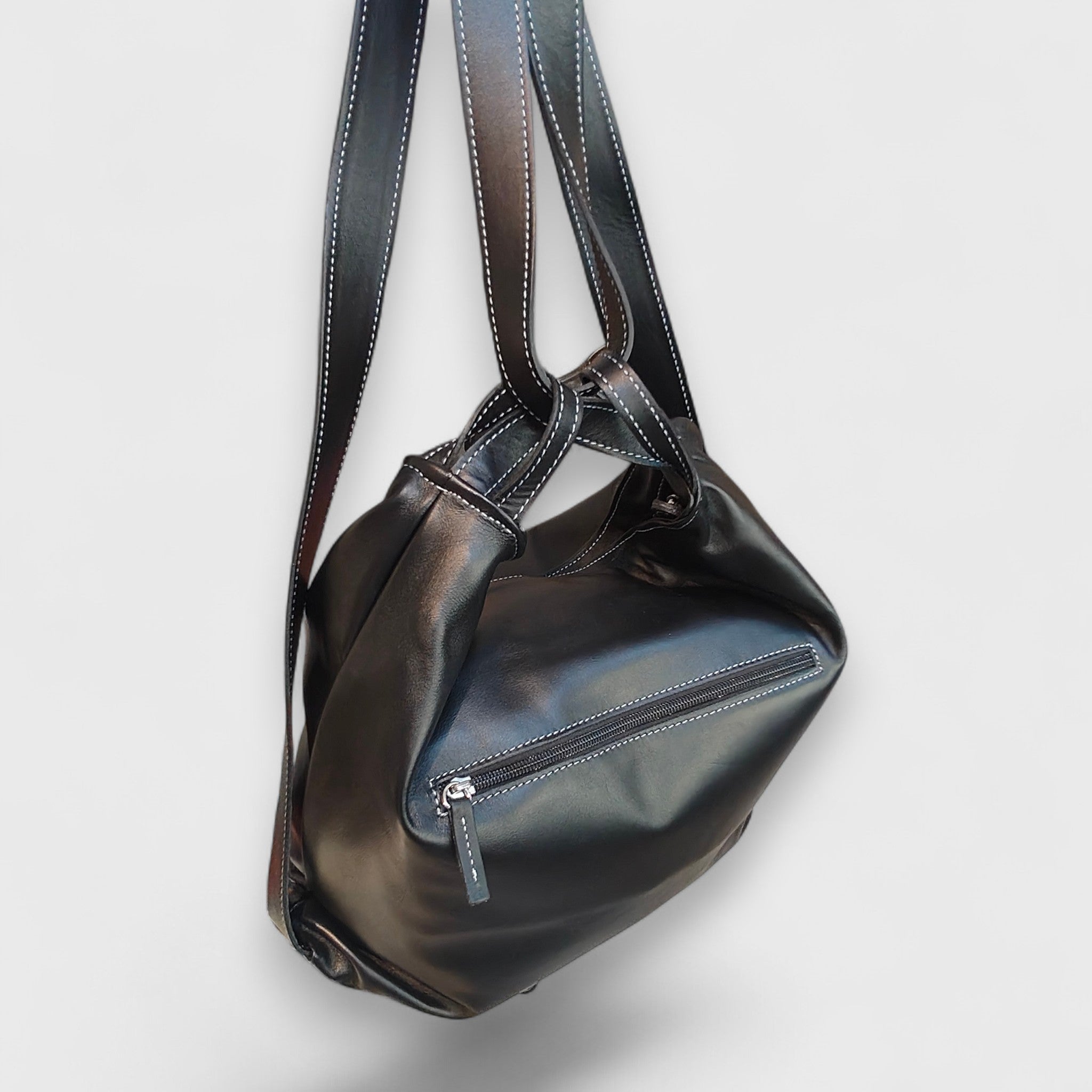 Pelletteria Pelle Nuda Milano, Vera pelle italiana, Negozio borse donna, Zaino Roma nero